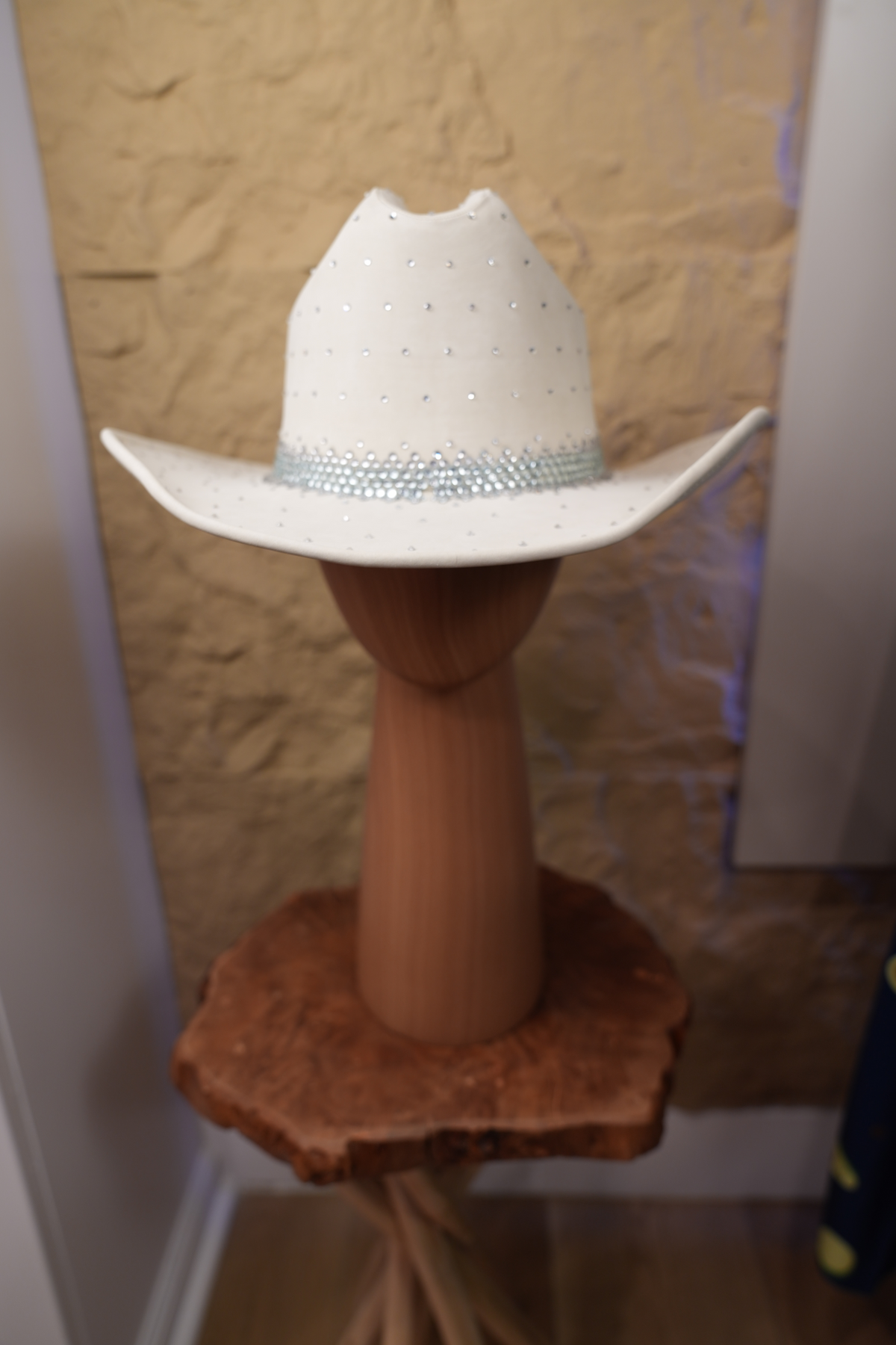 White hat with silver dots